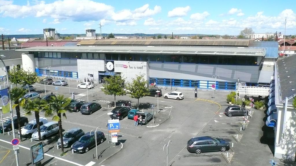 Hotel L'Europeen Tarbes Kültér fotó