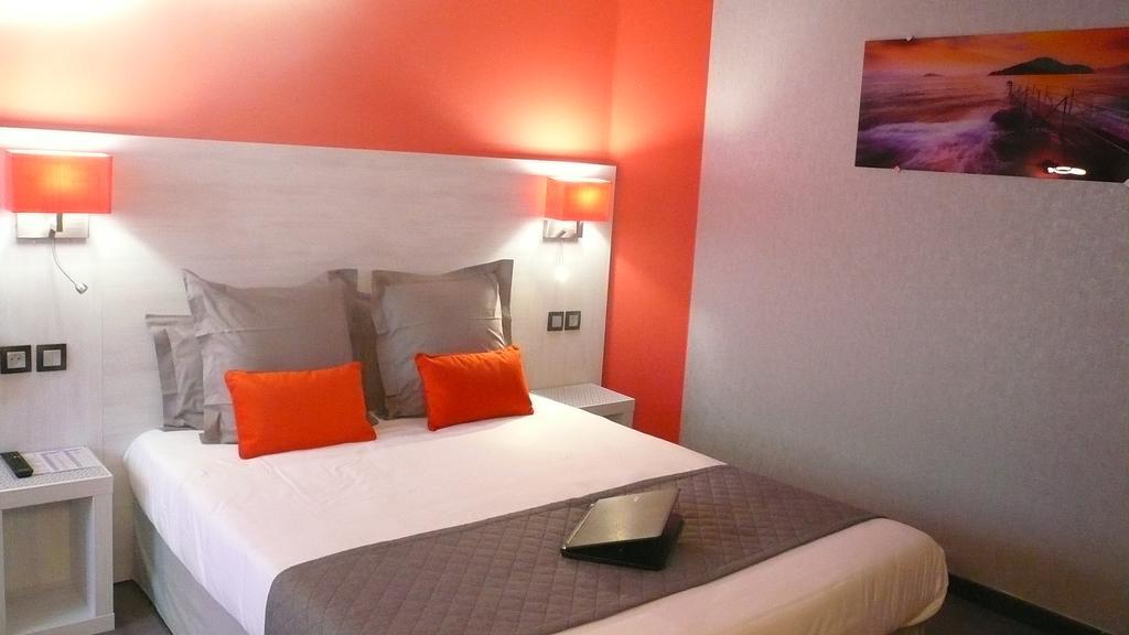 Hotel L'Europeen Tarbes Kültér fotó